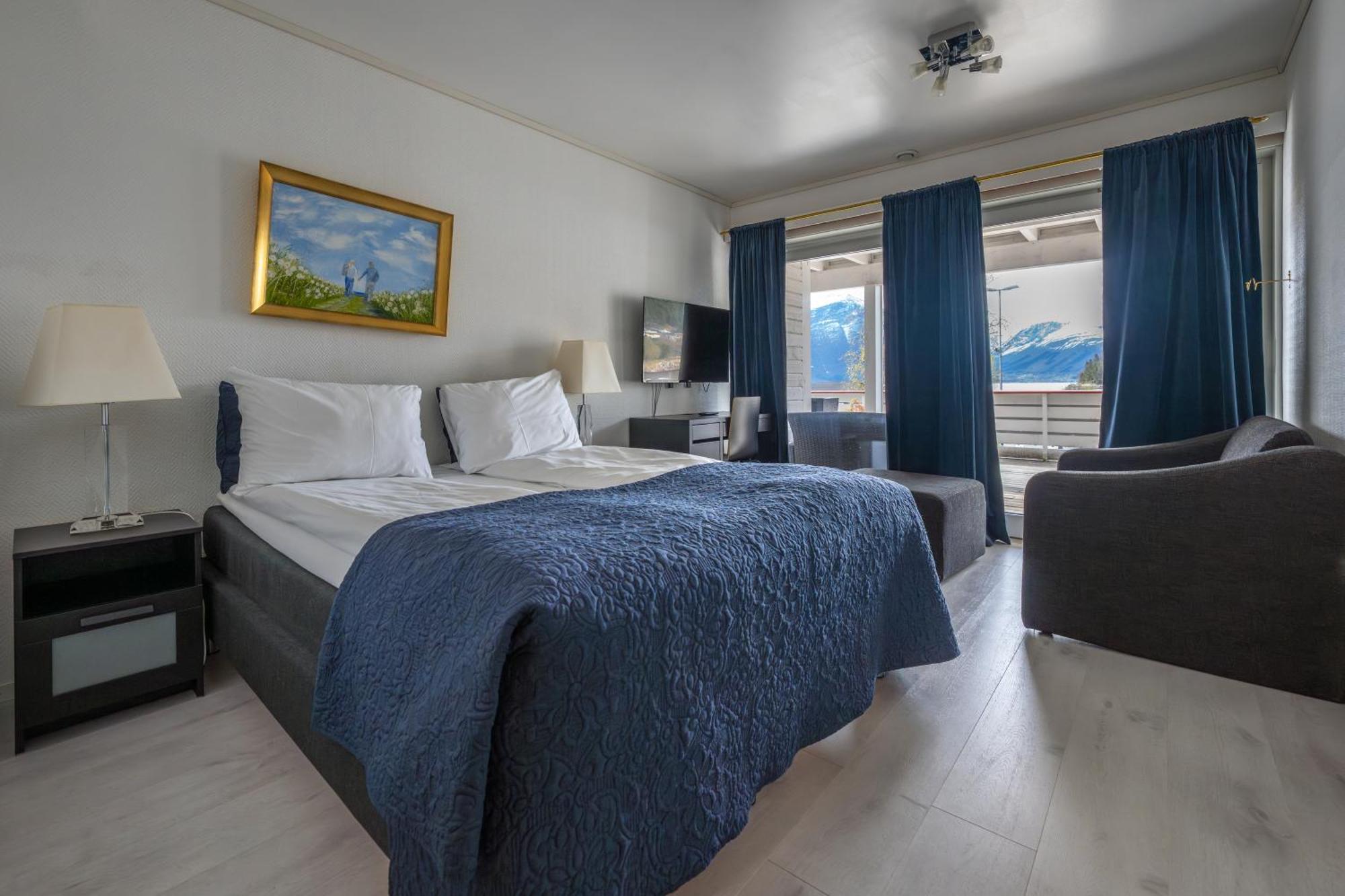 Sunde Fjord Hotel, Free And Easy Parking Solavagen المظهر الخارجي الصورة