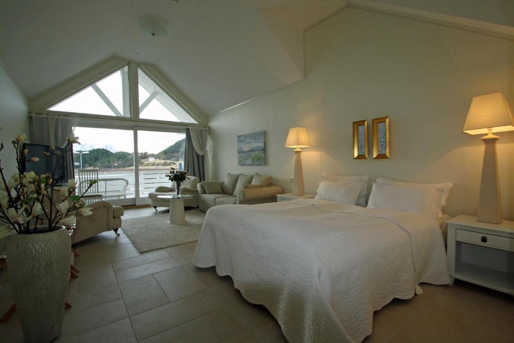 Sunde Fjord Hotel, Free And Easy Parking Solavagen الغرفة الصورة